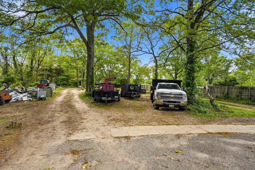 More Photos Of 1990 Lakewood Rd, Toms River Office For Sale