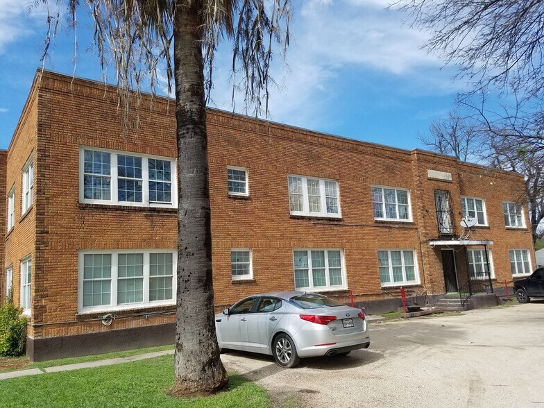 More Photos Of 1409 W Woodlawn Ave, San Antonio Apartments For Sale