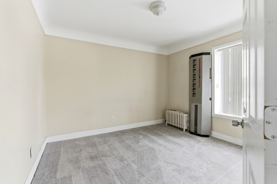 More Photos Of 4026 W McNichols Rd, Detroit Flex For Sale