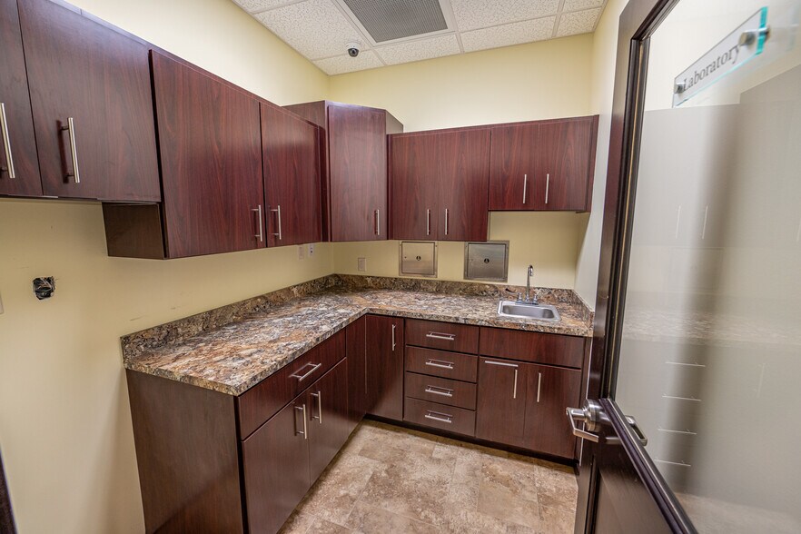 More Photos Of 8550 NE 138th Ln, The Villages Medical For Sale