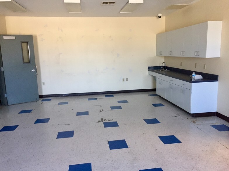 More Photos Of 422 S Enterprize Pky, Corpus Christi Office For Lease