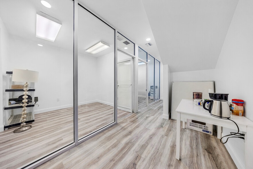 More Photos Of 8009 NW 29th St, Doral Warehouse For Sale
