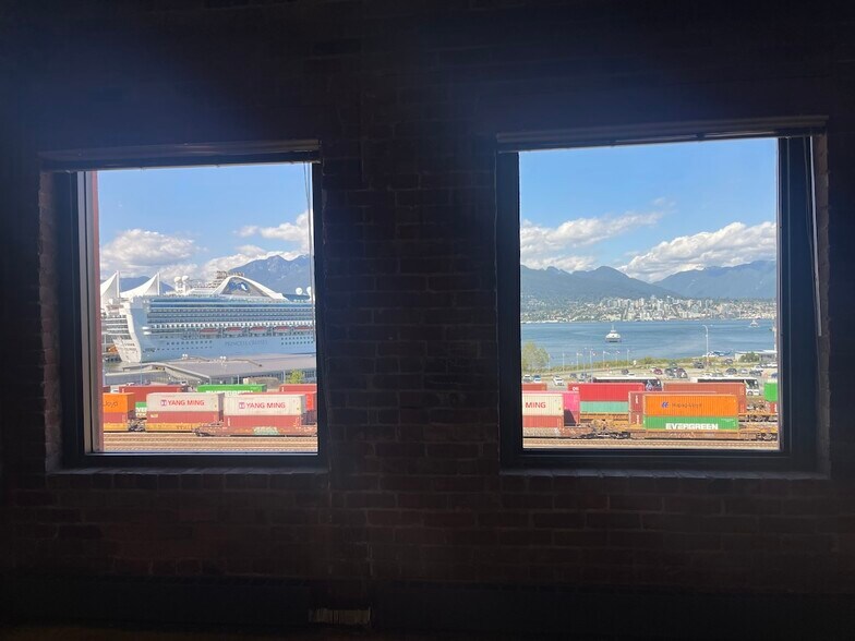 More Photos Of 321 Water St, Vancouver Loft Creative Space For Lease