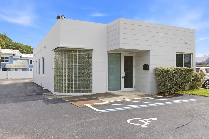 Primary Photo Of 611 NE 13th St, Fort Lauderdale Loft Creative Space For Lease