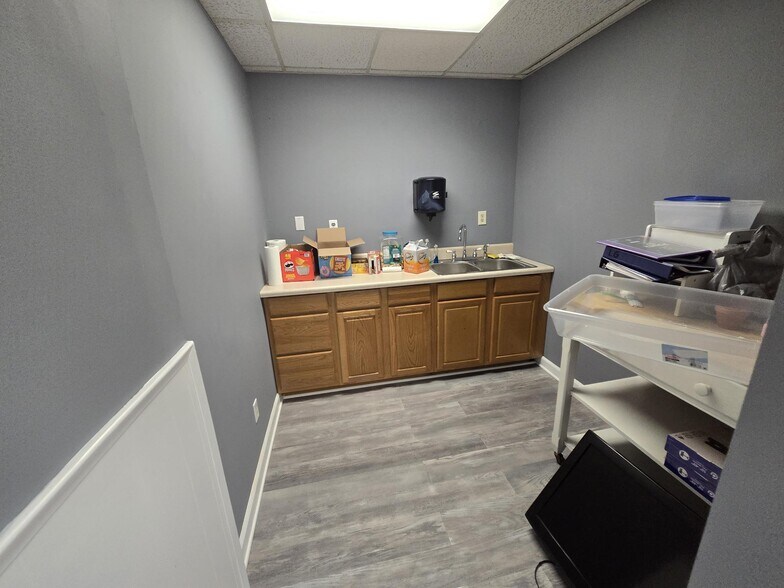 More Photos Of 3508 Maryville Pike, Knoxville Storefront For Lease