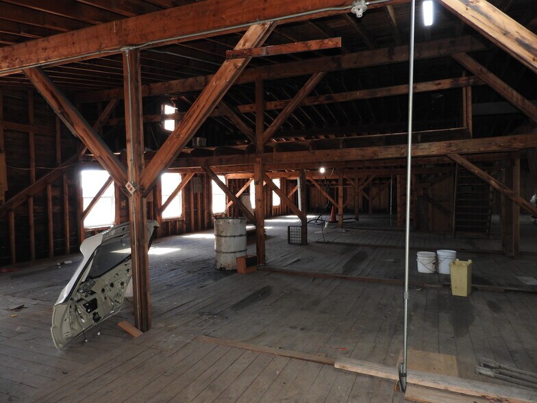 More Photos Of 1800 Brewerton Rd, Mattydale Freestanding For Sale