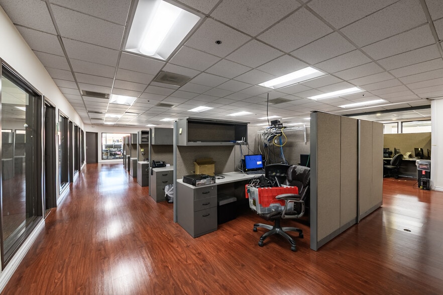 More Photos Of 7301 Topanga Canyon Blvd, Canoga Park Office For Lease