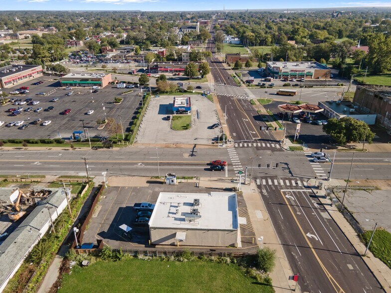 More Photos Of 3610 Page Blvd, Saint Louis Fast Food For Lease