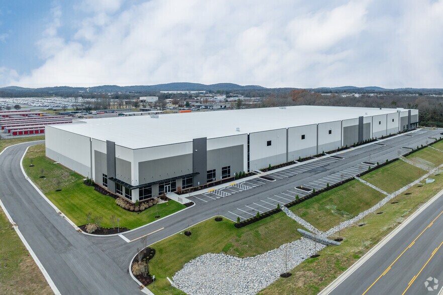 More Photos Of 200 Alligood Way, Lebanon Distribution For Lease