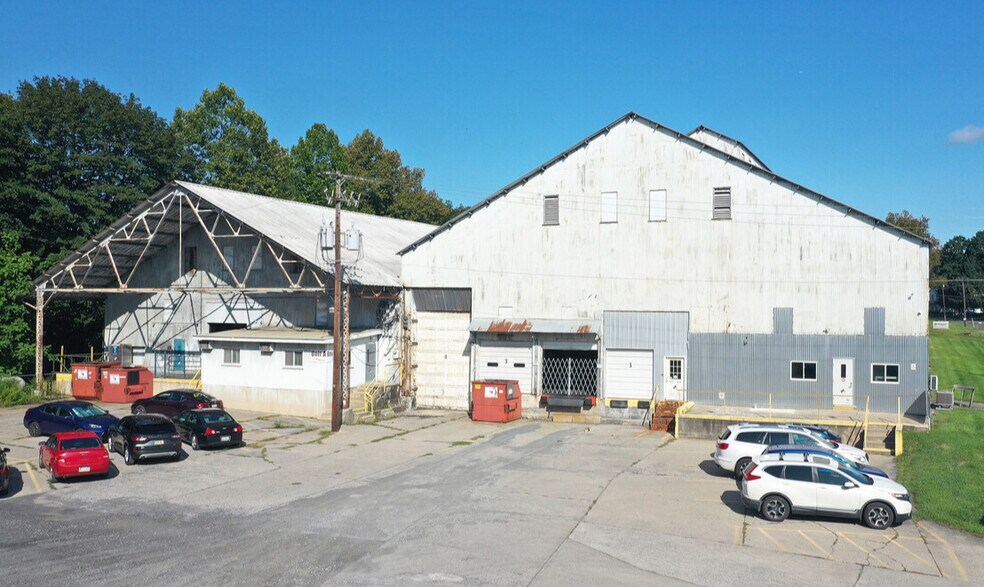 Primary Photo Of 3962 Portland St, Coplay Warehouse For Sale