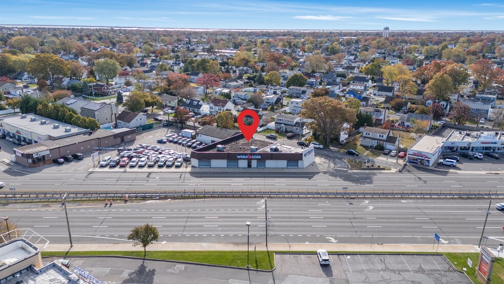More Photos Of 150 W Sunrise Hwy, Lindenhurst General Retail For Lease