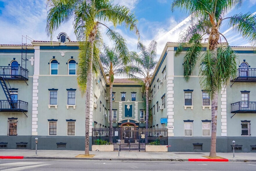 Primary Photo Of 6434 Yucca St, Los Angeles Apartments For Sale
