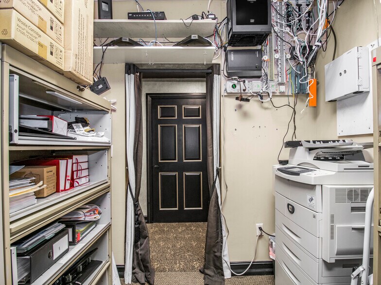 More Photos Of 71 NE 27th Ave, Pompano Beach Office For Sale