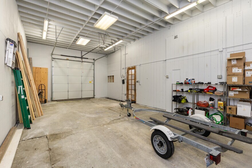 More Photos Of 957 S Doris St, Seattle Service For Sale