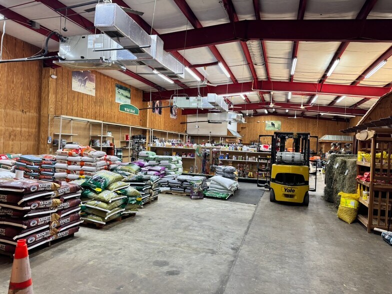 More Photos Of 9722 State Road 52, Hudson Light Distribution For Lease