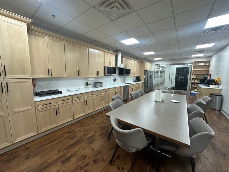 More Photos Of 4320 N Belt Line Rd, Irving Office For Lease