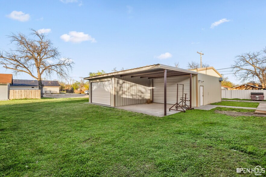 More Photos Of 1915 Kemp Blvd, Wichita Falls Office For Sale