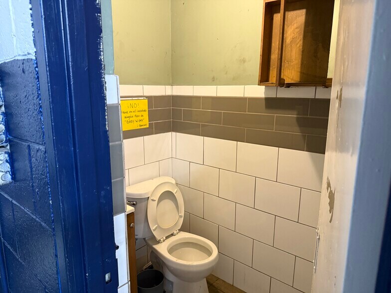 More Photos Of 1717-1721 S High St, Columbus Flex For Lease