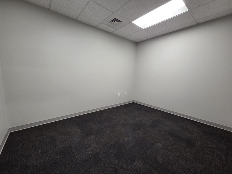 More Photos Of 2019-2025 Vista Ave SE, Salem Warehouse For Lease