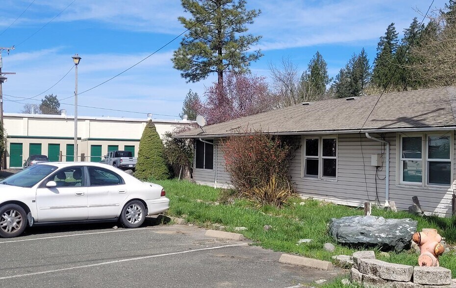 More Photos Of 1581 S Main St, Willits Multifamily For Sale