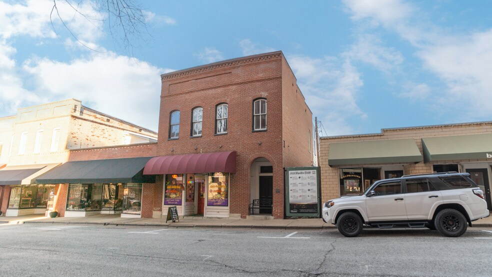 More Photos Of 217 W Main St, Washington General Retail For Sale