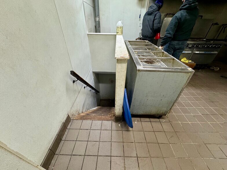 More Photos Of 637 Rogers Ave, Brooklyn Storefront Retail Residential For Lease