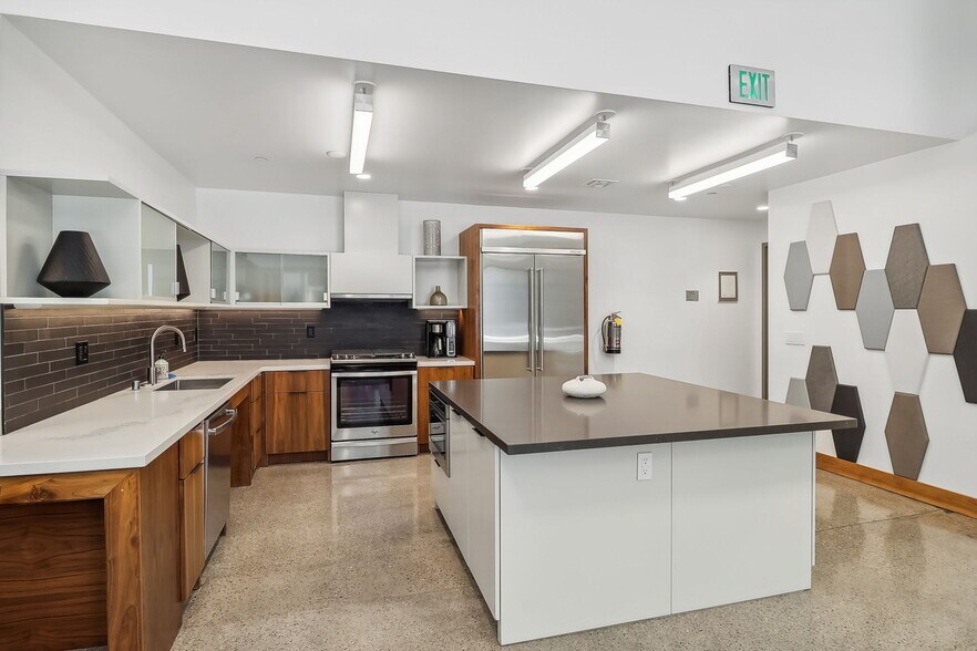 More Photos Of 302-390 11th Ave, San Diego Apartments For Sale