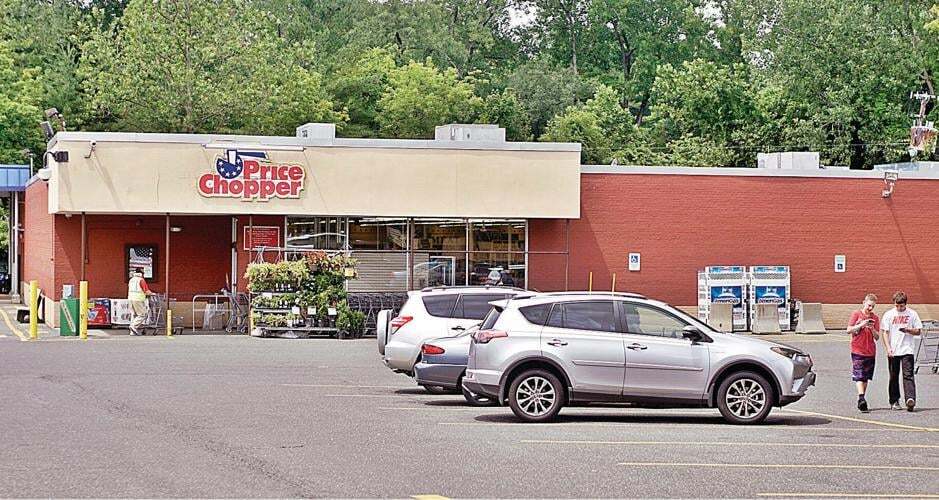 More Photos Of 88 W Park St, Lee Supermarket For Sale