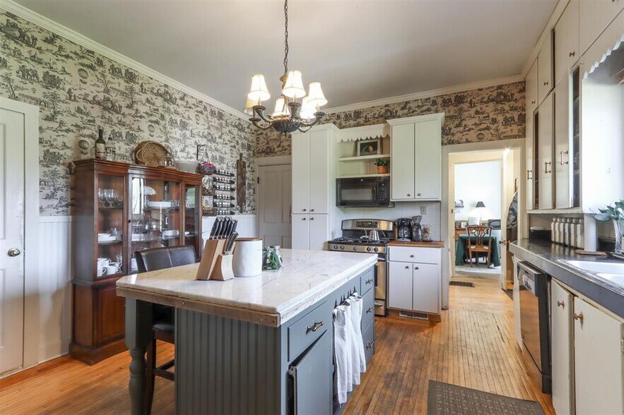 More Photos Of E3192 Apple Tree Ln, Waupaca Hospitality For Sale