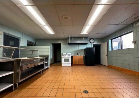 More Photos Of 300 E Cass St, Schoolcraft Office For Lease