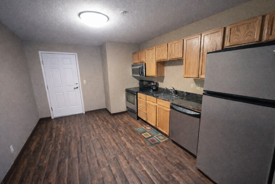 More Photos Of 560 Silverthorne Ln, Silverthorne Hotel For Sale