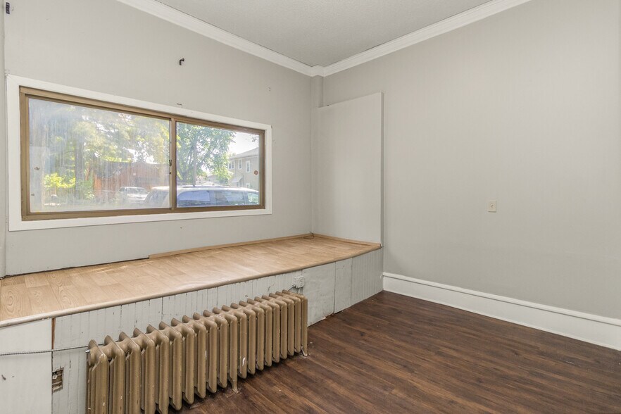 More Photos Of 1321 Payne Ave, Saint Paul Storefront Retail Residential For Sale