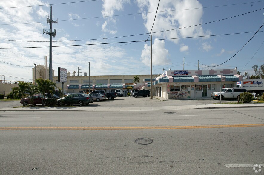 Primary Photo Of 330-332 W 9th St, Hialeah Storefront Retail Office For Lease