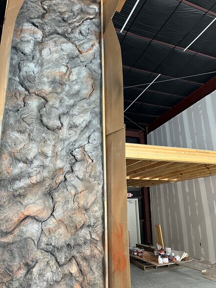 More Photos Of 17214 Huffmeister Rd, Cypress Showroom For Sale