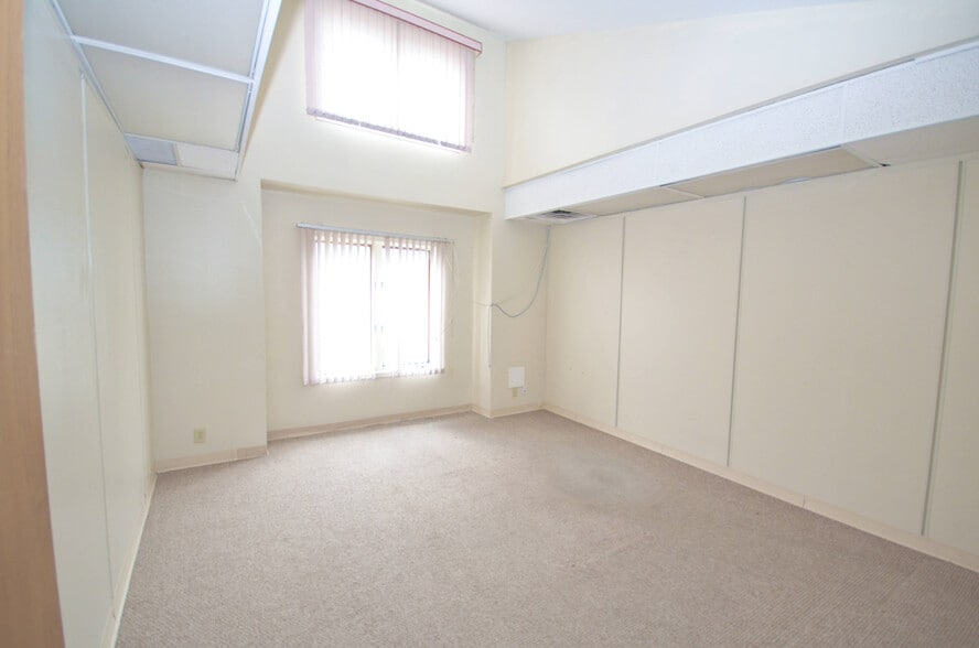 More Photos Of 1 Austin Ave, Iselin Medical For Lease