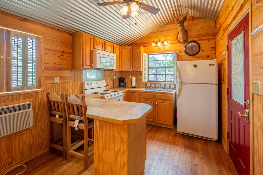 More Photos Of 2393 S Highway 37, Three Rivers Trailer Camper Park For Sale