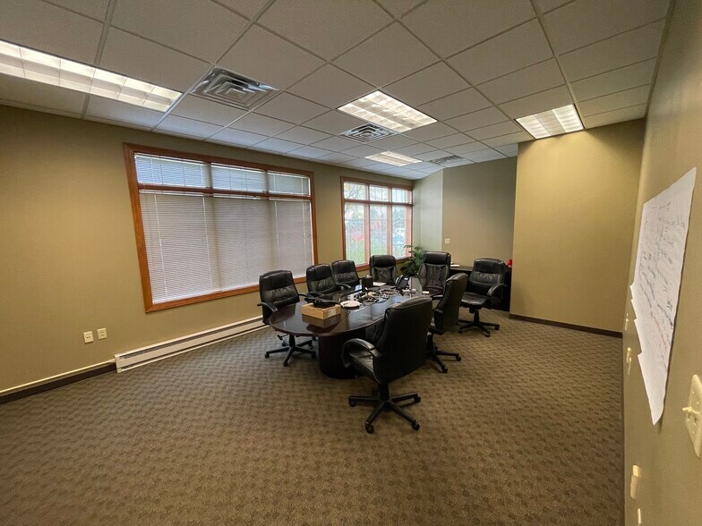 More Photos Of 1001 Chestnut Hills Pky, Fort Wayne Office For Lease