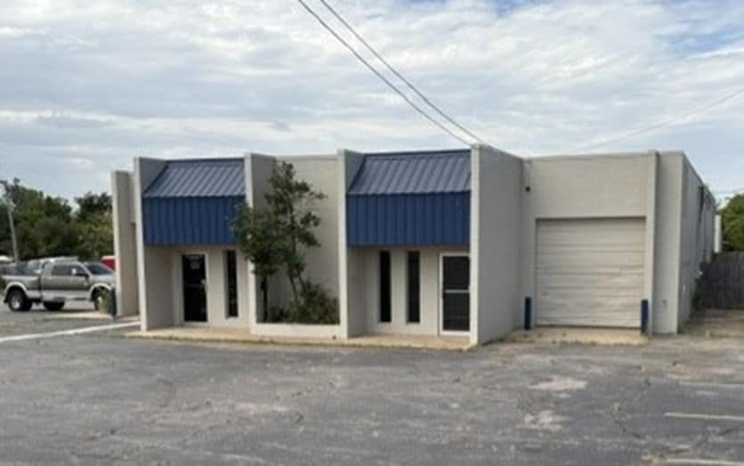More Photos Of 3920 Classen Blvd, Norman Industrial For Lease
