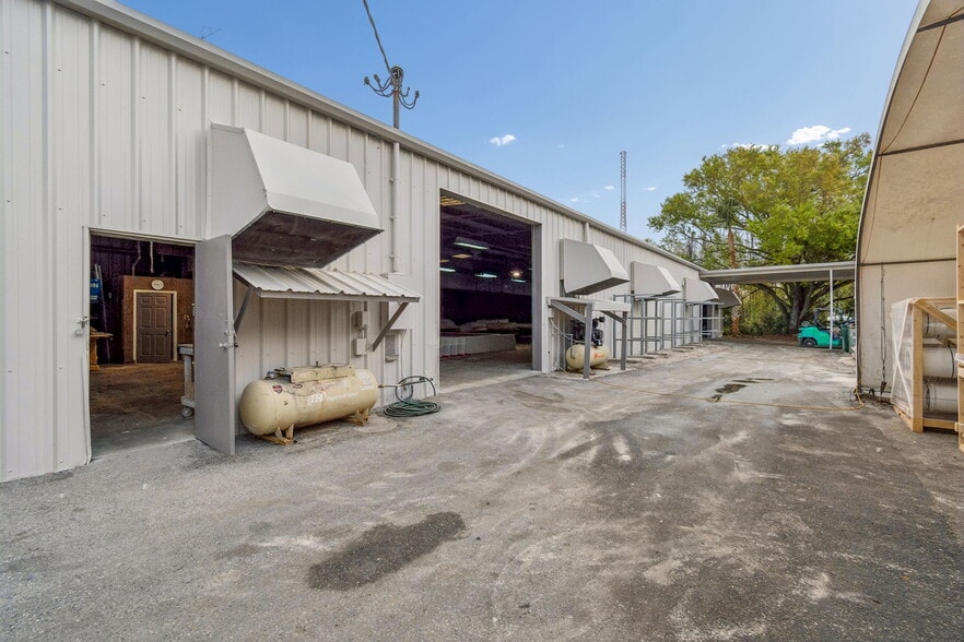 More Photos Of 1060 Harbor Lake Dr, Safety Harbor Light Manufacturing For Sale