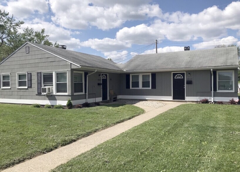 More Photos Of 1917-2011 Sweetbriar Ln, Springfield Apartments For Sale