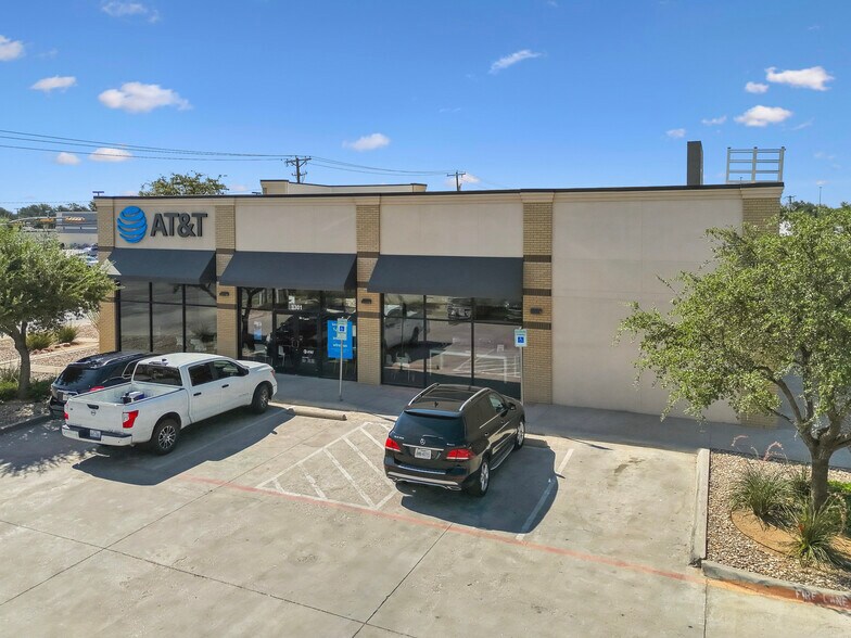 More Photos Of 3301 N Midkiff Rd, Midland General Retail For Sale