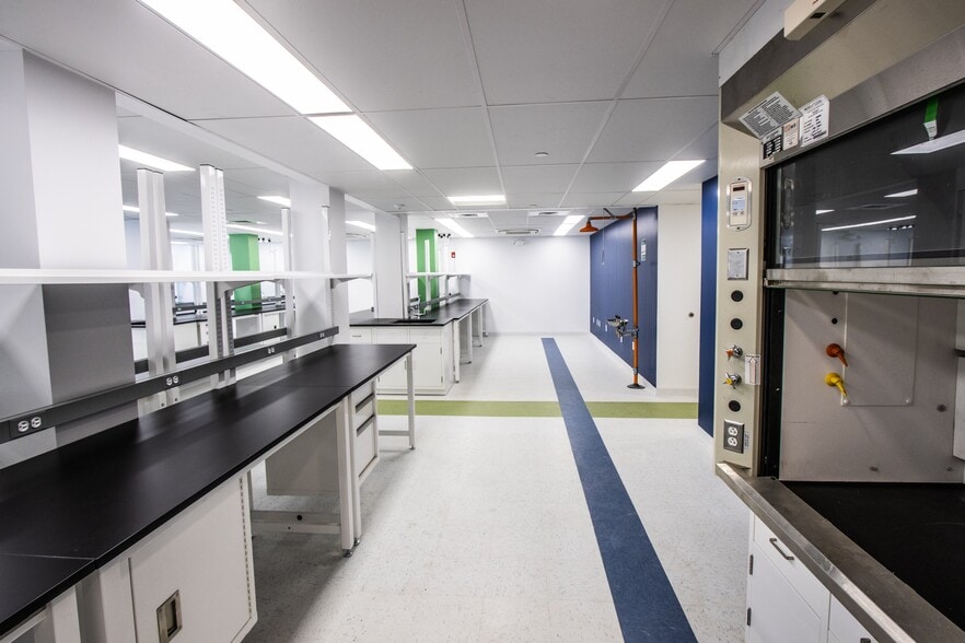 More Photos Of 59-85 Chapel St, Newton Office For Lease