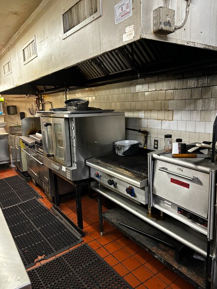 More Photos Of 1246 Mayo Rd, Edgewater Restaurant For Sale