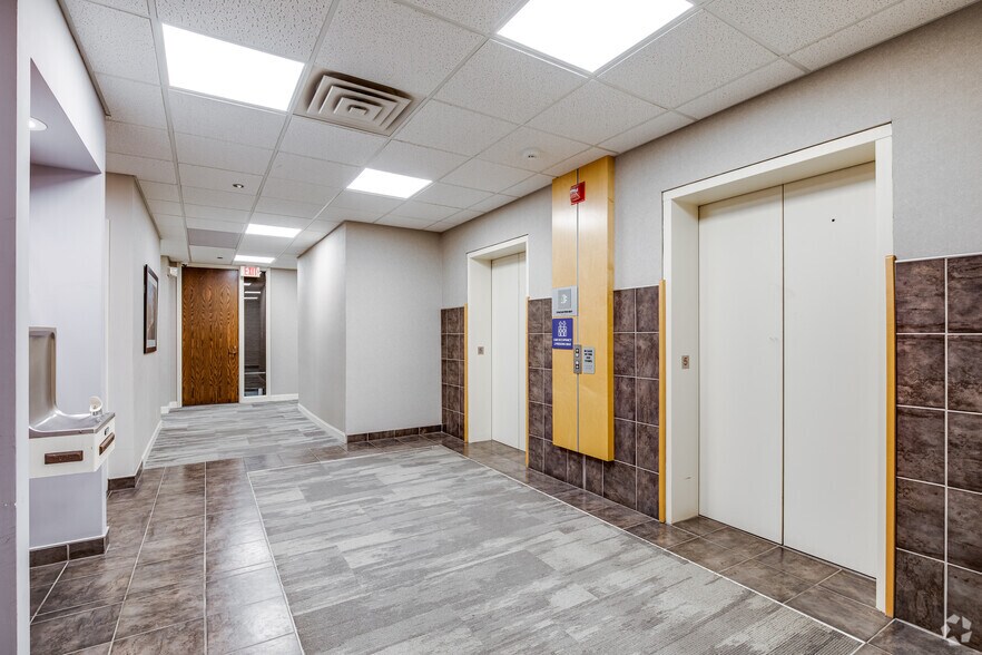 More Photos Of 7300 147th St W, Apple Valley Office For Lease