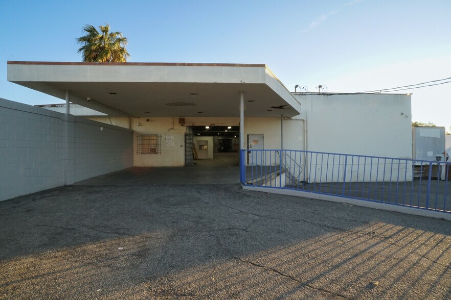 More Photos Of 13501 S Main St, Los Angeles Warehouse For Lease