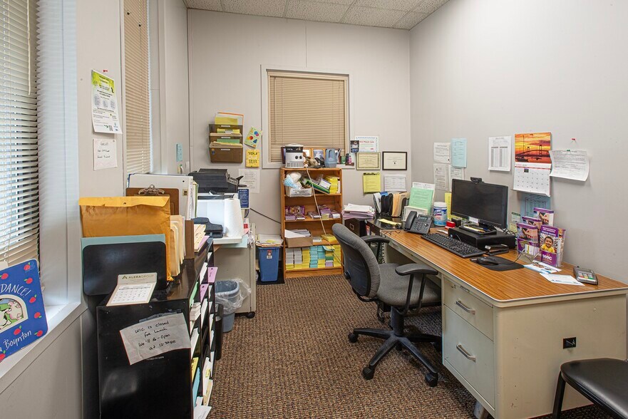 More Photos Of 267 Locust St, Northampton Office For Lease