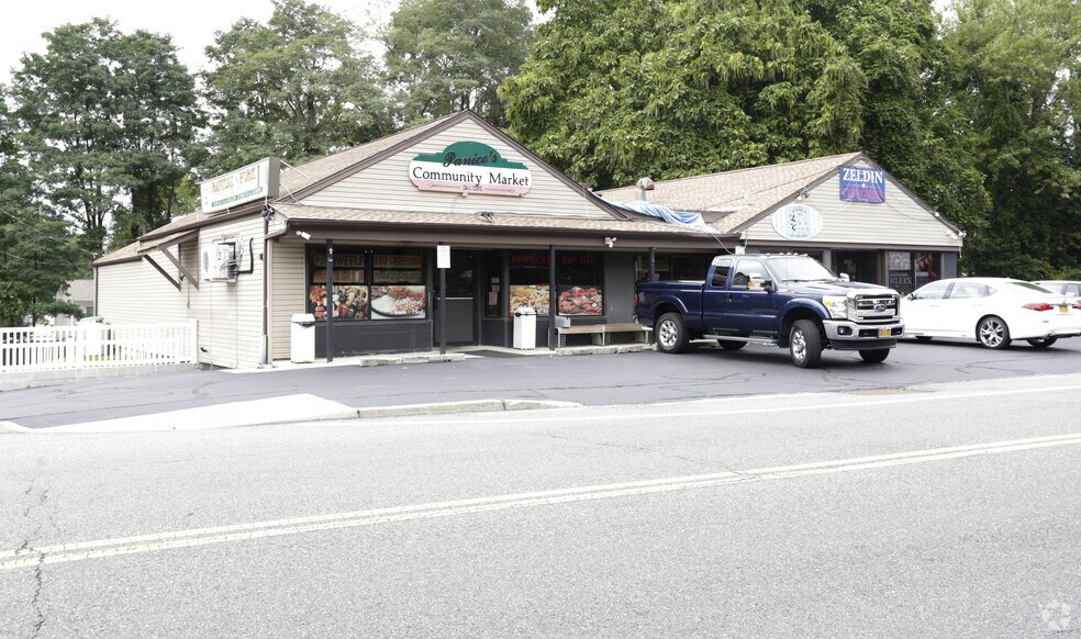 More Photos Of 186 Terry Rd, Smithtown Restaurant For Sale