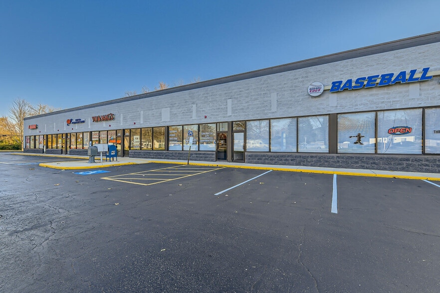 More Photos Of 1201-1231 S Main St, Algonquin Unknown For Lease