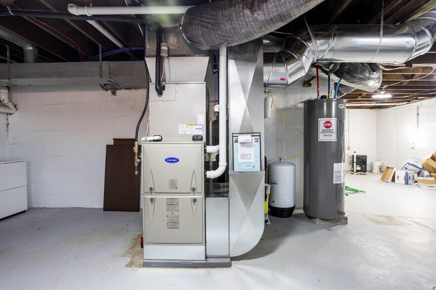 More Photos Of 502 W Main St, Danville Office For Sale