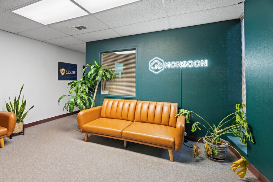 More Photos Of 3305 66th St, Lubbock Office For Sale